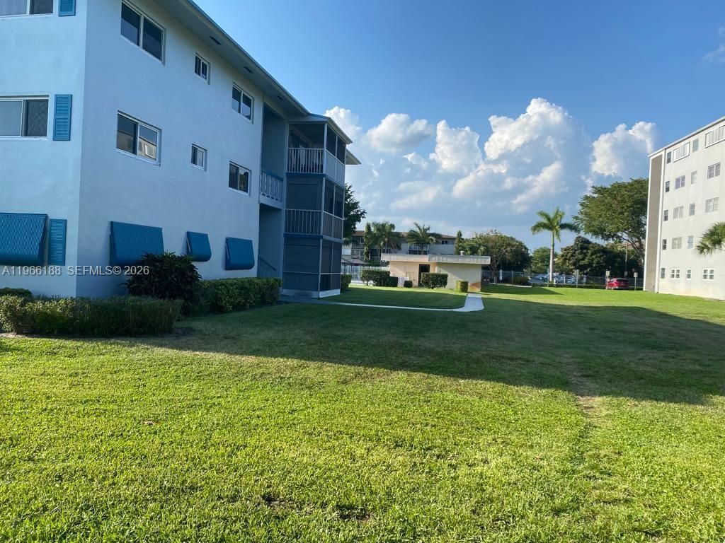 1001 Hillcrest Ct, Unit 215, Hollywood, FL 33021 Photo