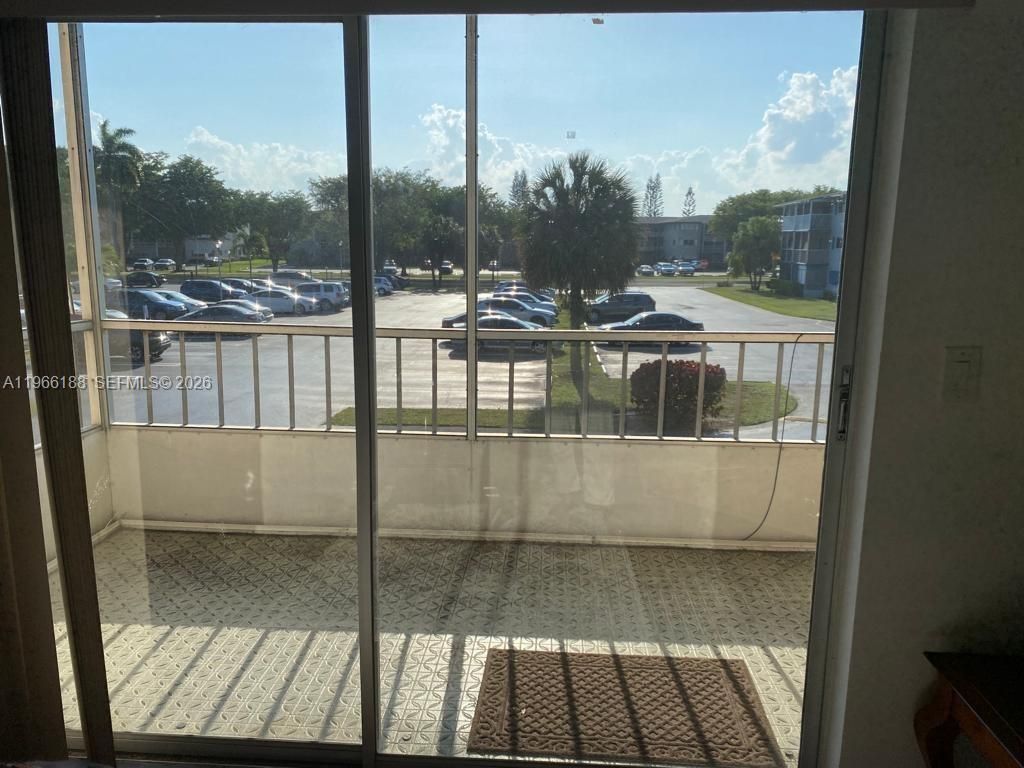 1001 Hillcrest Ct, Unit 215, Hollywood, FL 33021 Photo