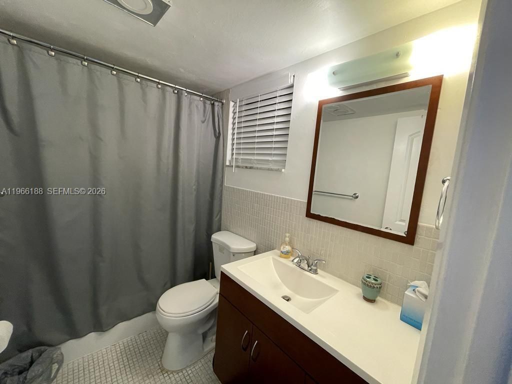 1001 Hillcrest Ct, Unit 215, Hollywood, FL 33021 Photo