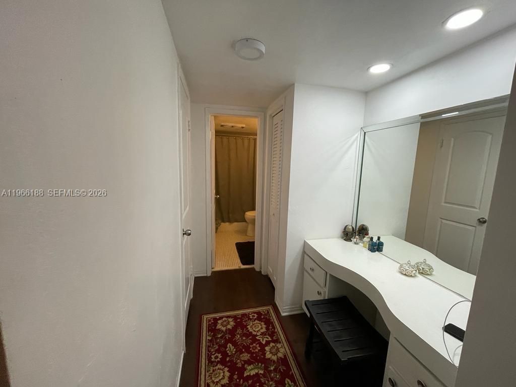 1001 Hillcrest Ct, Unit 215, Hollywood, FL 33021 Photo