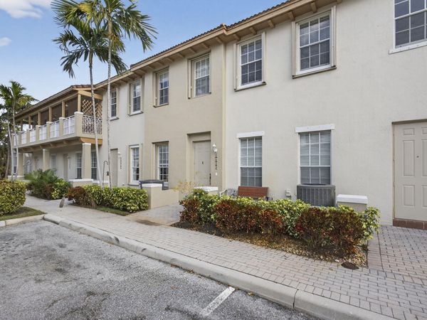 2520 NW 4th Street, Boynton Beach, FL 33426