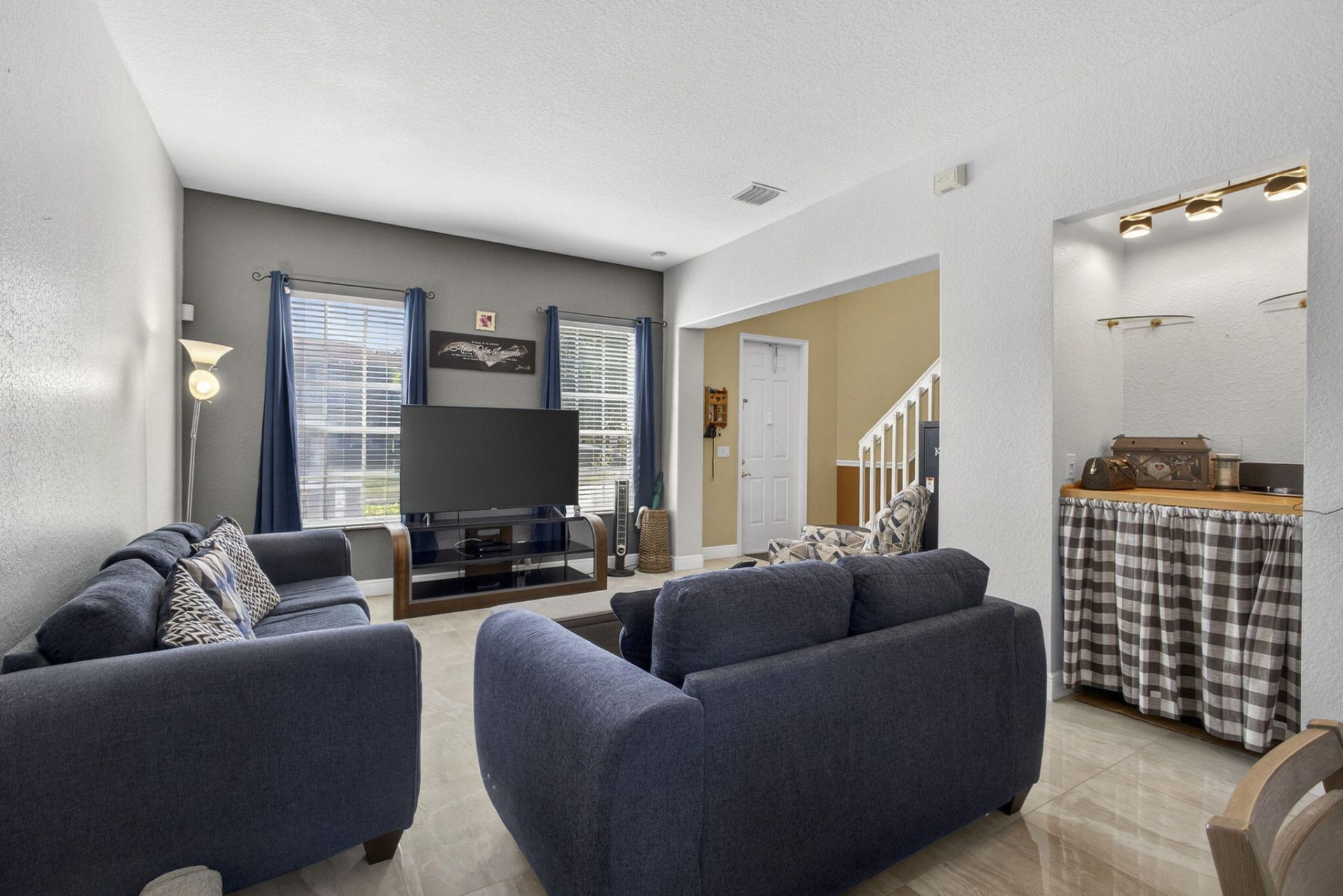 2520 NW 4th Street, Boynton Beach, FL 33426 Photo