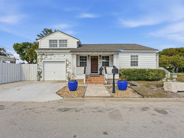 702 N 11th Avenue, Lake Worth Beach, FL 33460