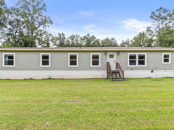 19646 King George, Livingston, LA 70754