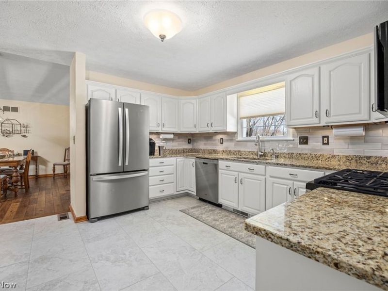 976 Rosemarie Circle, Wadsworth, OH 44281 Photo 15