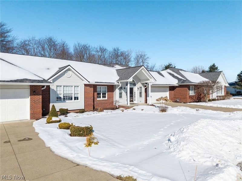 976 Rosemarie Circle, Wadsworth, OH 44281 Photo 2