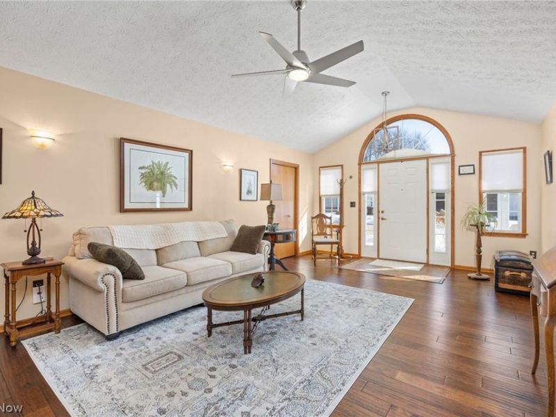 976 Rosemarie Circle, Wadsworth, OH 44281 Photo 8