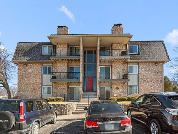 245 W Joliet Street, Unit 103, Schererville, IN 46375