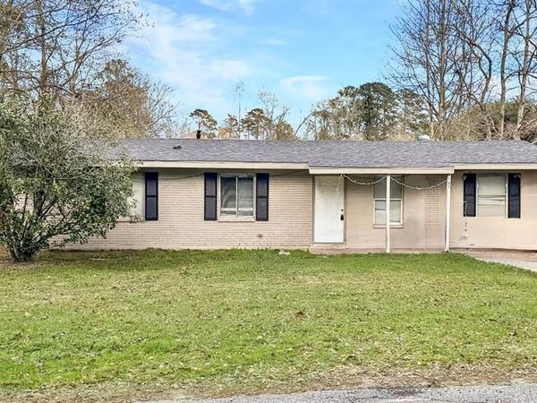 107 HERRING Street, Leesville, LA 71446