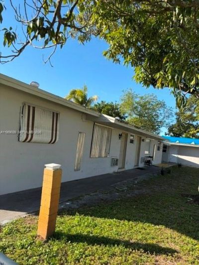 1913 SW Gardenia Rd, Fort Lauderdale, FL 33317 Photo