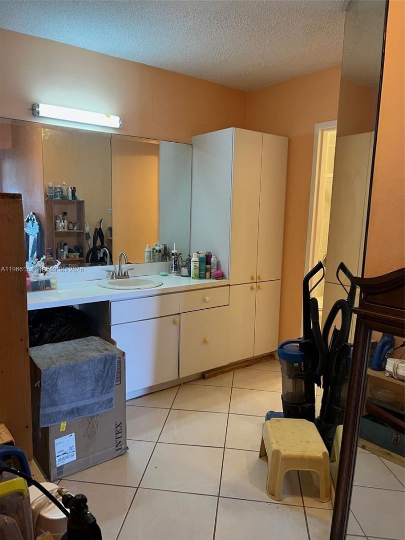 9225 Collins Ave, Unit 302, Surfside, FL 33154 Photo
