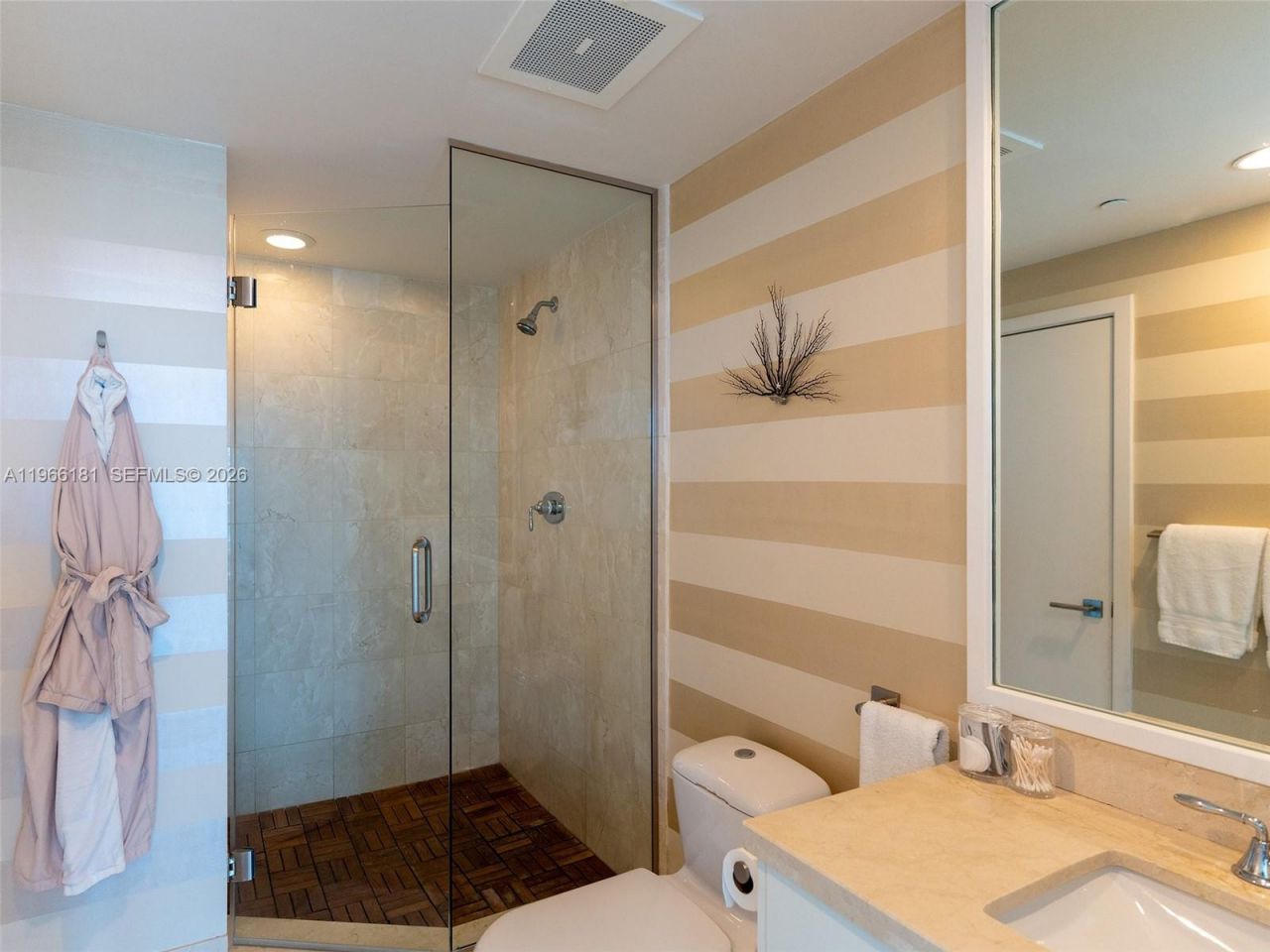 6799 Collins Ave, Unit 704, Miami Beach, FL 33141 Photo