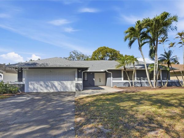 2791 SW 86th Way, Davie, FL 33328