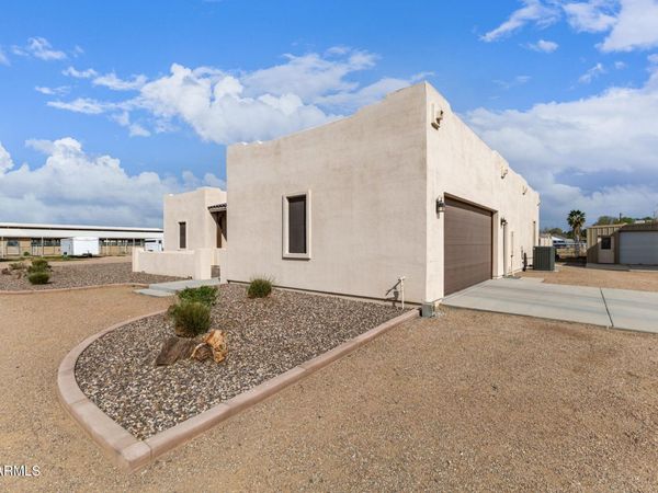 17524 E BROOKS FARM Road, Gilbert, AZ 85298