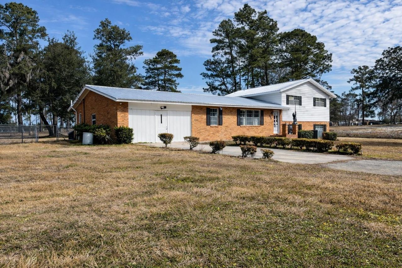 355 SW Marvin Burnett Road, Lake City, FL 32025 Photo