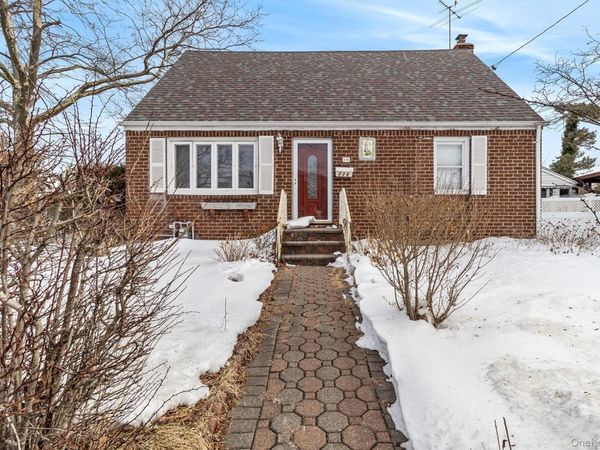 336 Herricks Road, Mineola, NY 11501