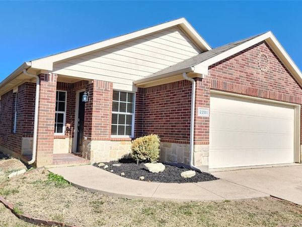 2201 Sweetwood Drive, Fort Worth, TX 76131