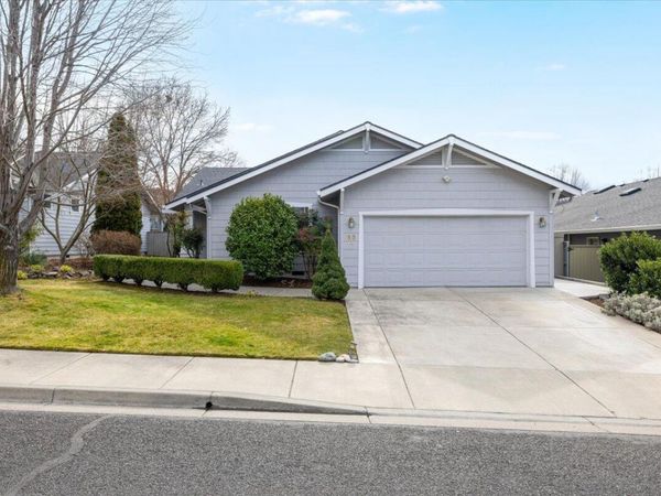 88 Mountain View Drive, Phoenix, OR 97535