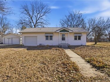 403 Lindy Lane, Holden, MO 64040