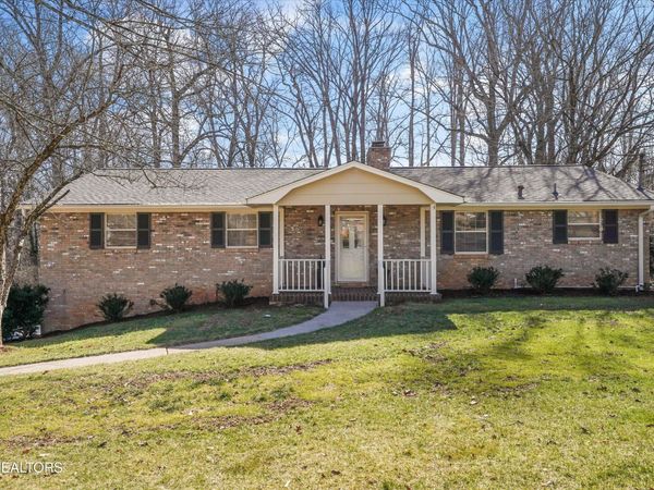 7832 Luxmore Drive, Knoxville, TN 37919