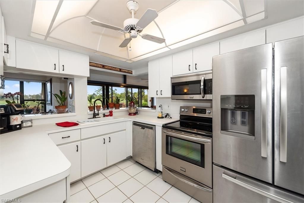 5825 Trailwinds Dr, Unit 414, Fort Myers, FL 33907 Photo