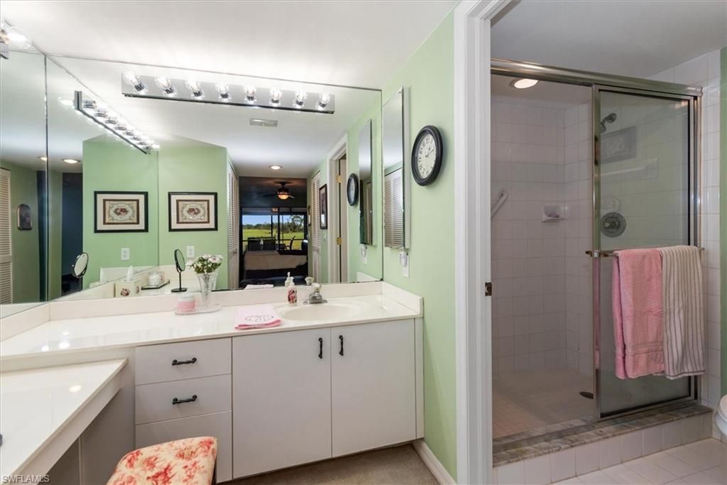 5825 Trailwinds Dr, Unit 414, Fort Myers, FL 33907 Photo