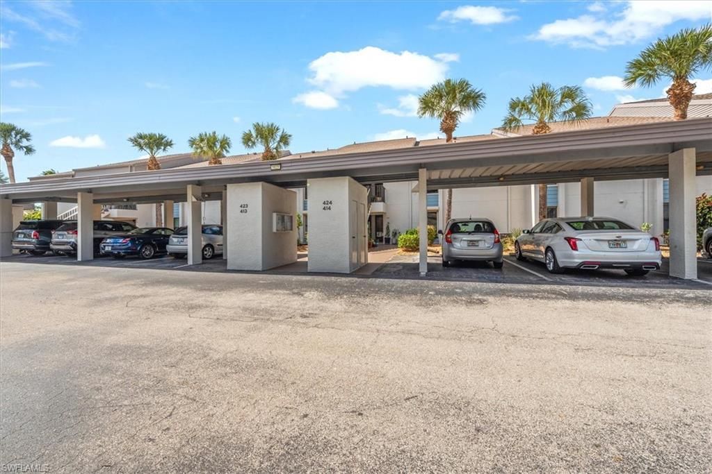 5825 Trailwinds Dr, Unit 414, Fort Myers, FL 33907 Photo