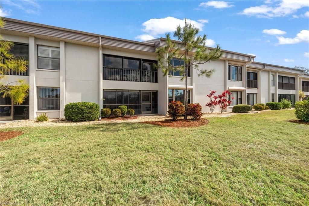 5825 Trailwinds Dr, Unit 414, Fort Myers, FL 33907 Photo