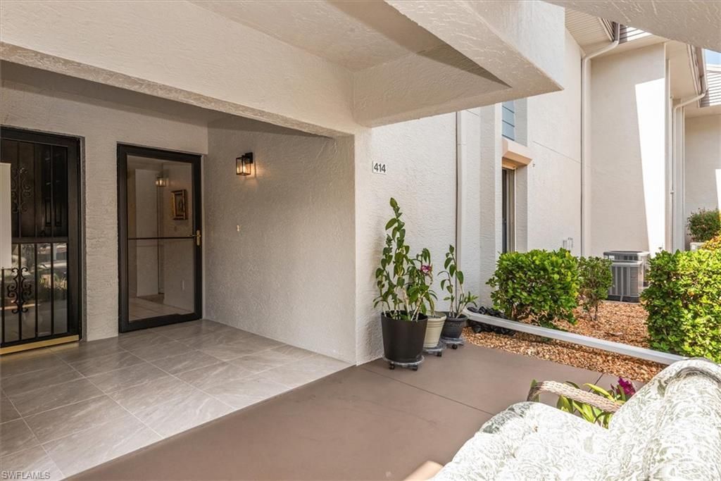 5825 Trailwinds Dr, Unit 414, Fort Myers, FL 33907 Photo