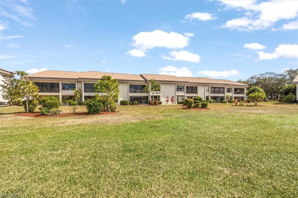5825 Trailwinds Dr, Unit 414, Fort Myers, FL 33907 Photo
