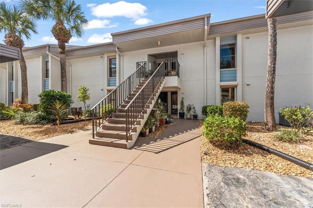5825 Trailwinds Dr, Unit 414, Fort Myers, FL 33907 Photo