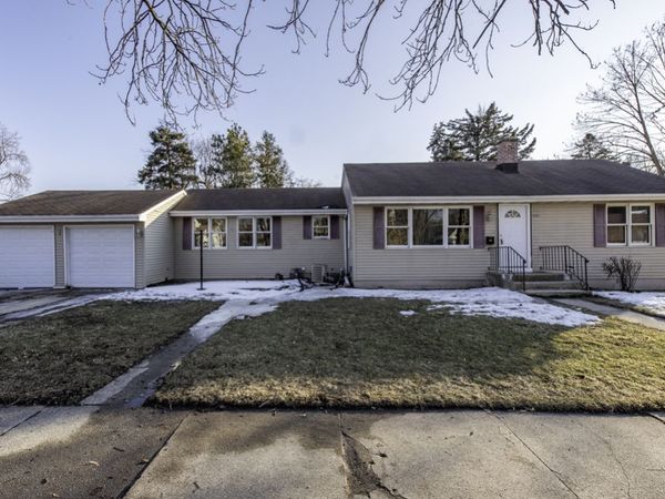 821 12th Street, North Chicago, IL 60064