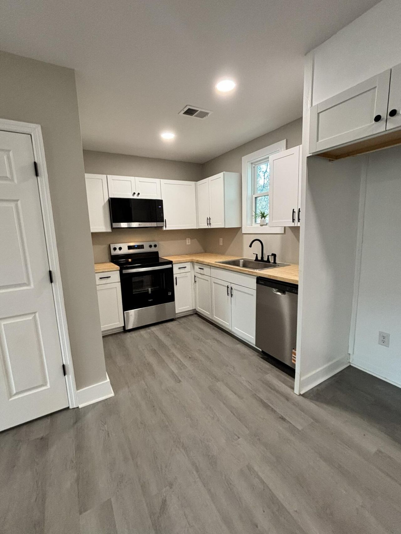 2208 Bailey Drive Photo 6