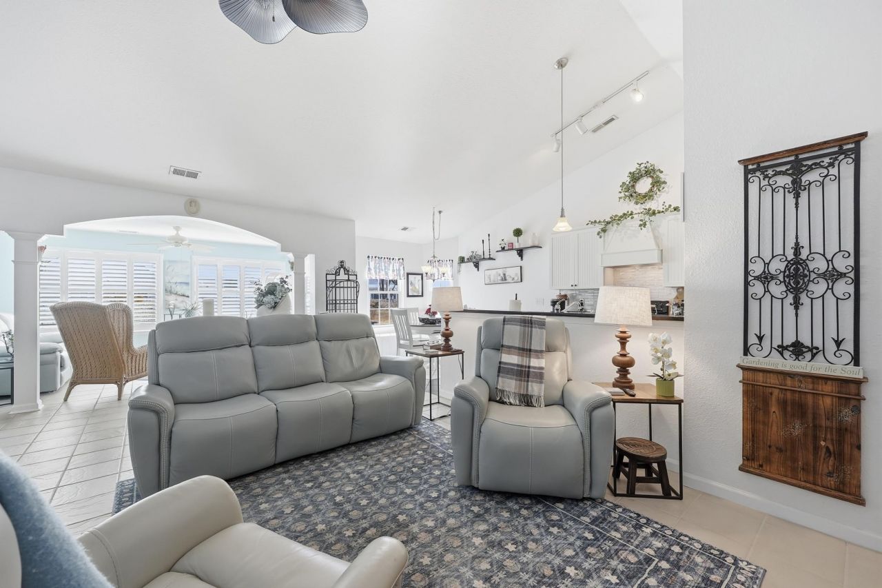 367 Mckendree Ln.  Photo 5