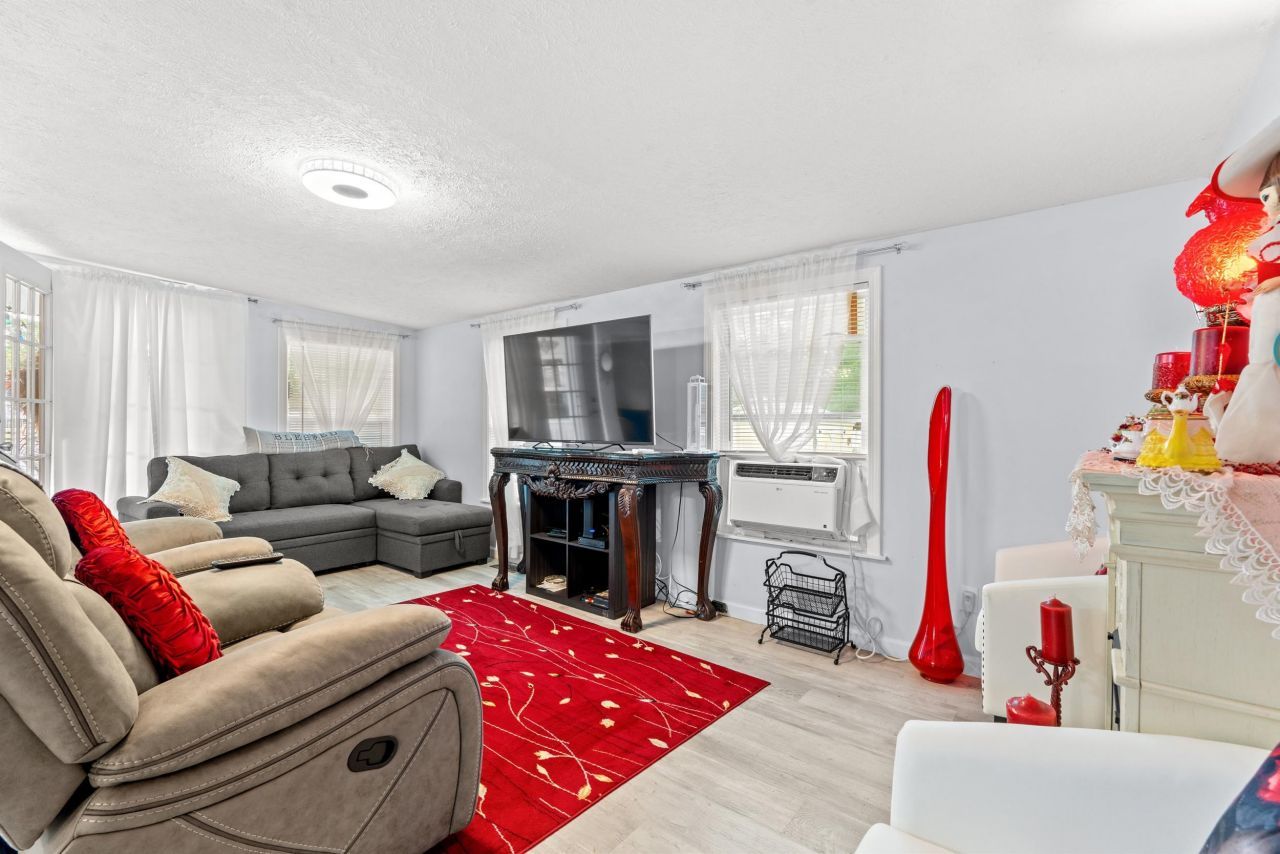 1505 Aries Ln. Photo 6