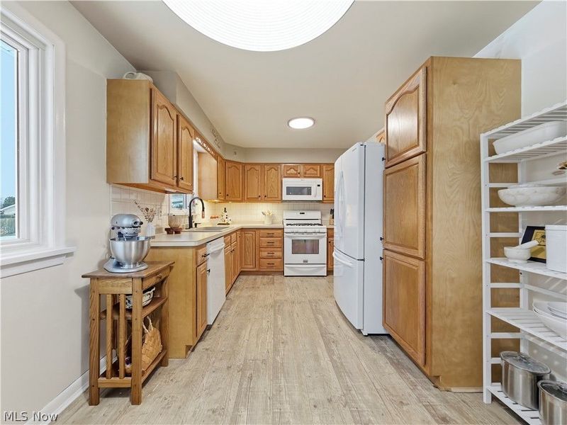 4656 Pinegrove Avenue, Austintown, OH 44515 Photo 8