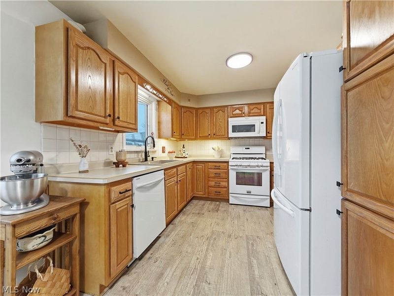 4656 Pinegrove Avenue, Austintown, OH 44515 Photo 9