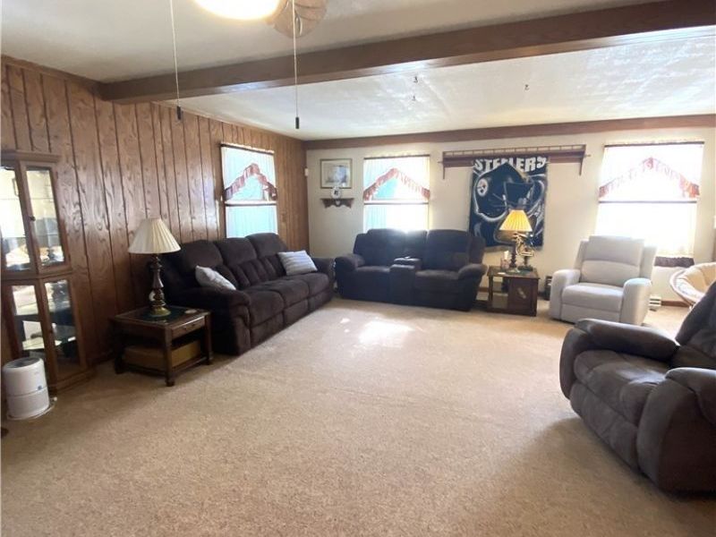 400 Lyons Avenue, East Palestine, OH 44413 Photo 16