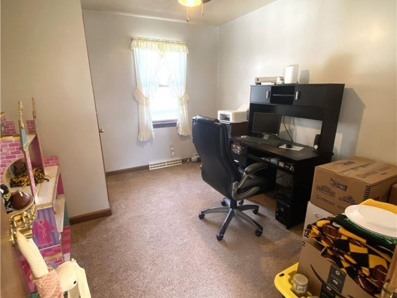 400 Lyons Avenue, East Palestine, OH 44413 Photo 20