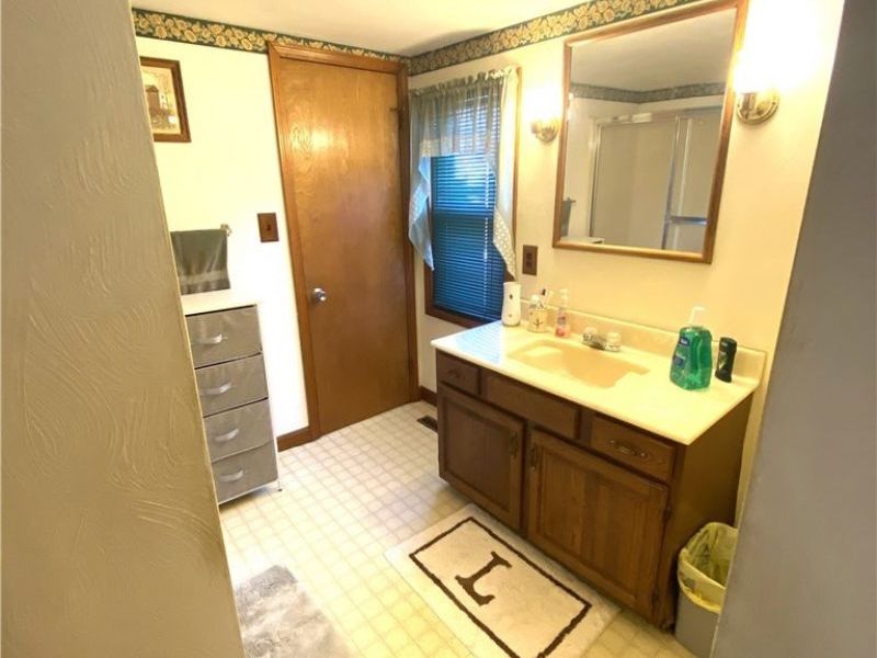 400 Lyons Avenue, East Palestine, OH 44413 Photo 22