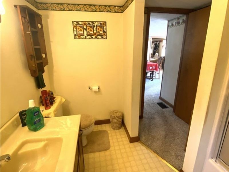 400 Lyons Avenue, East Palestine, OH 44413 Photo 23