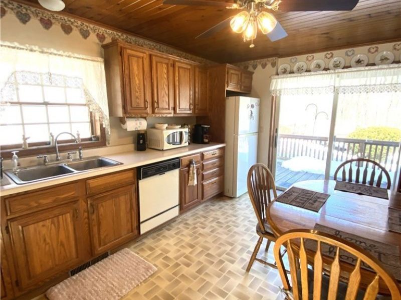 400 Lyons Avenue, East Palestine, OH 44413 Photo 7