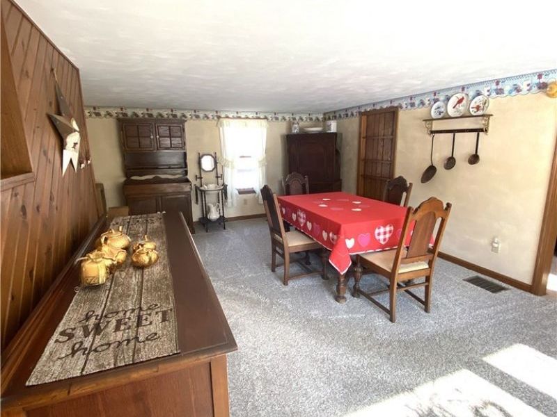 400 Lyons Avenue, East Palestine, OH 44413 Photo 9