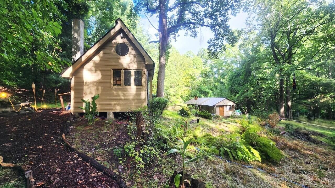 9737 Pine Forest Rd Ne, Floyd, VA 24091 Main Photo