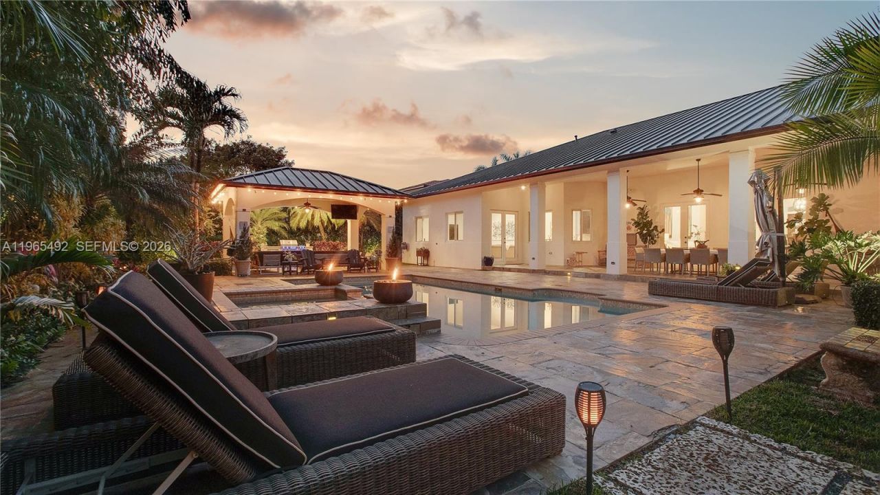 8050 SW 175th St, Palmetto Bay, FL 33157 Photo