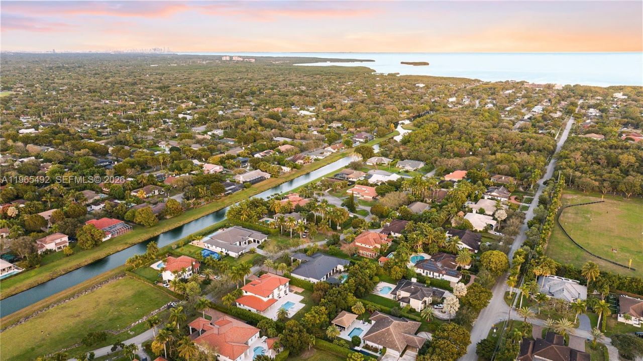 8050 SW 175th St, Palmetto Bay, FL 33157 Photo