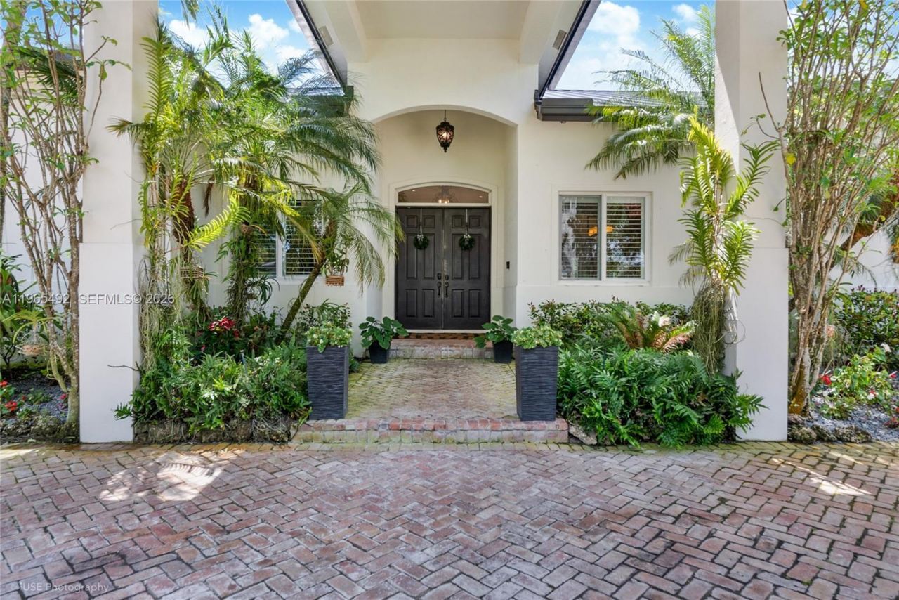 8050 SW 175th St, Palmetto Bay, FL 33157 Photo