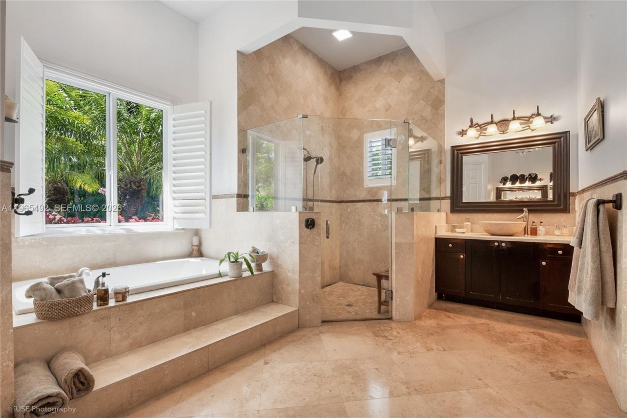 8050 SW 175th St, Palmetto Bay, FL 33157 Photo