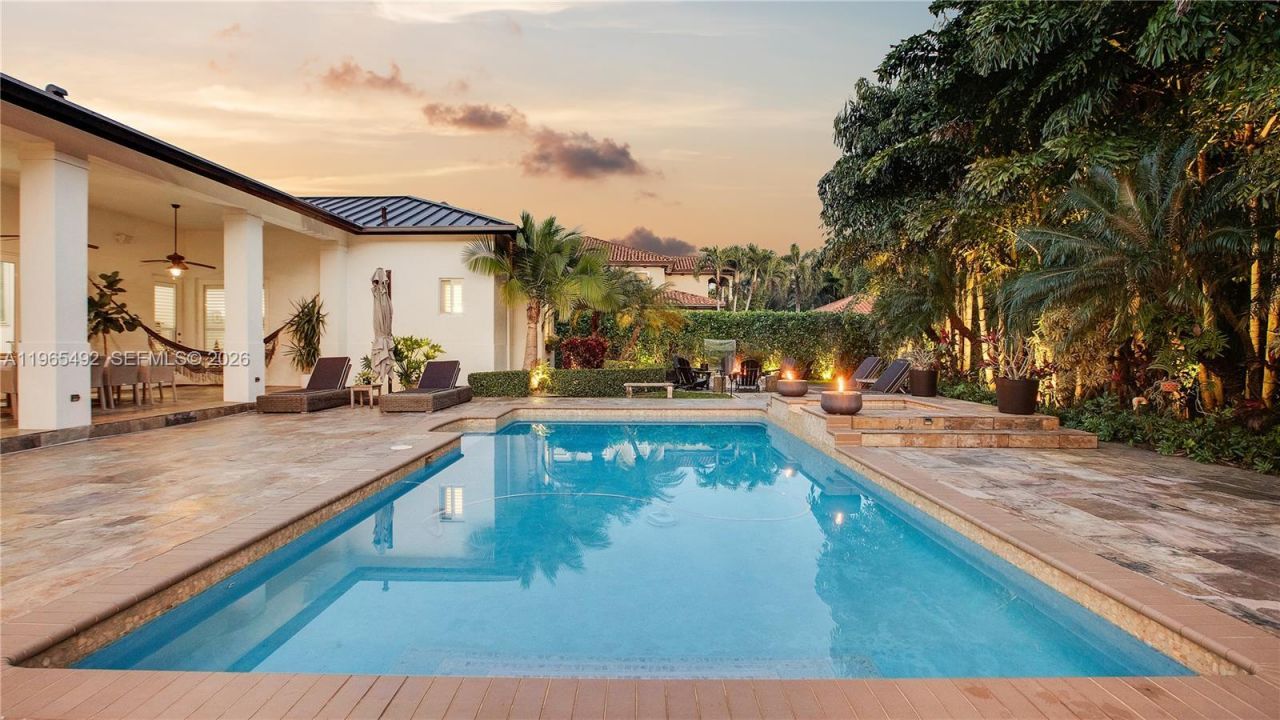 8050 SW 175th St, Palmetto Bay, FL 33157 Photo