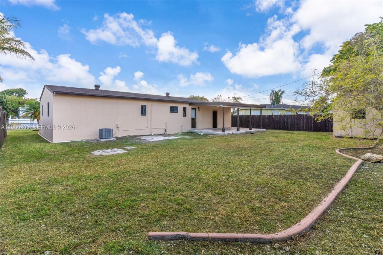 18765 SW 316th Ter, Homestead, FL 33030 Photo